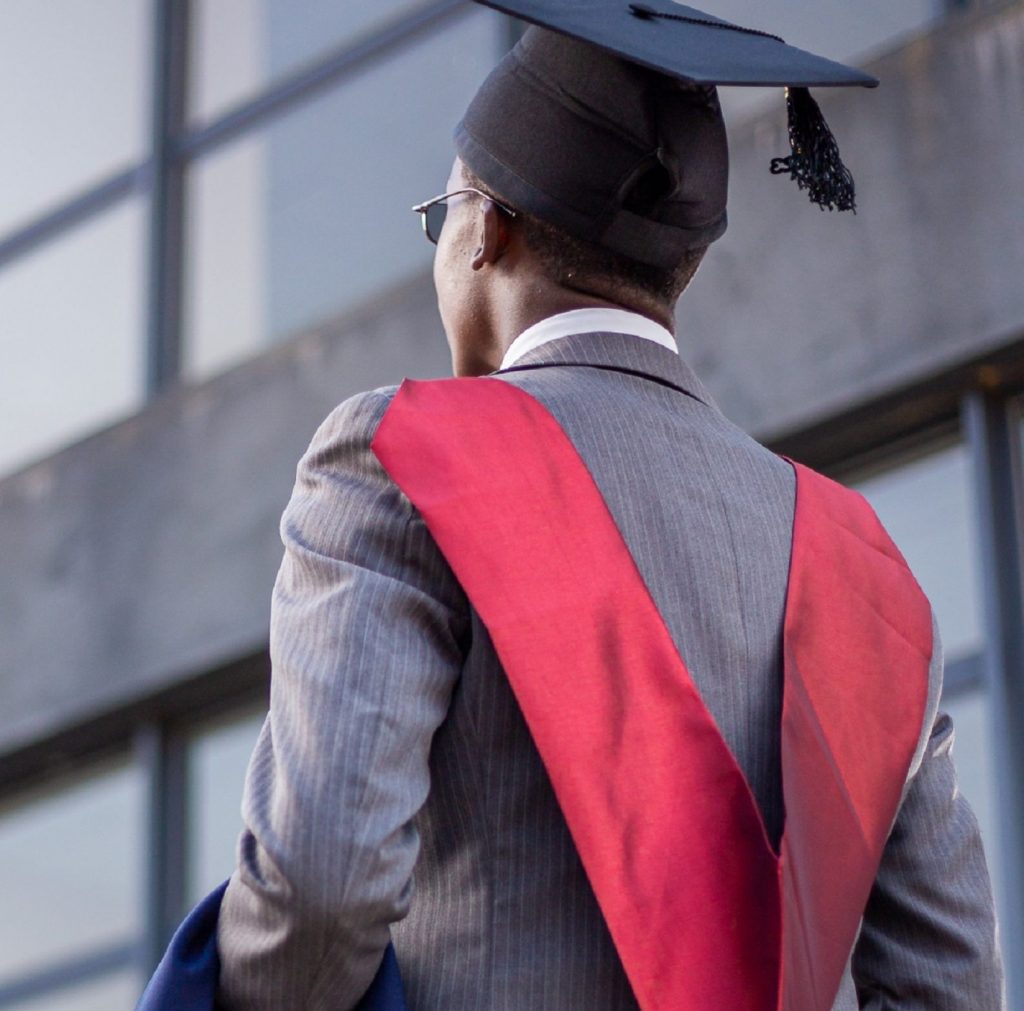 graduation-8278286